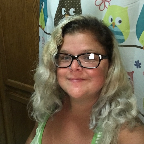 Meet your Posher, Beverly - Picture 3 of 8